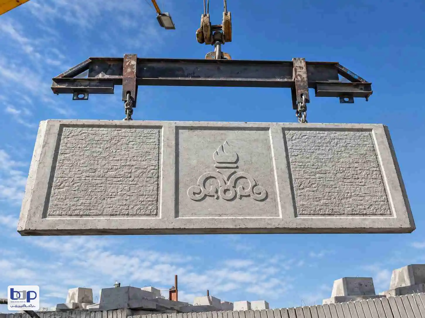 خط لوله نفت خام گوره جاسک — پنل بتنی نقش دار خط لوله نفت خام گوره جاسک